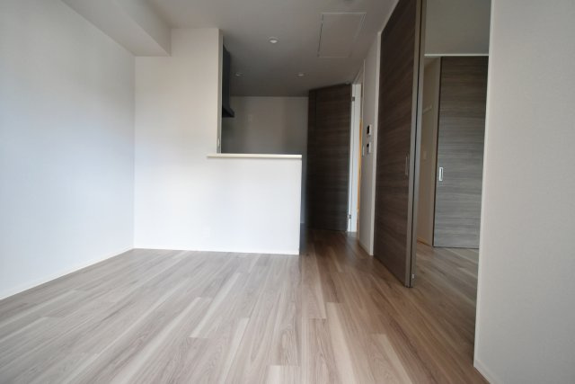 西宮市東鳴尾町１丁目の賃貸マンションの居間・リビング