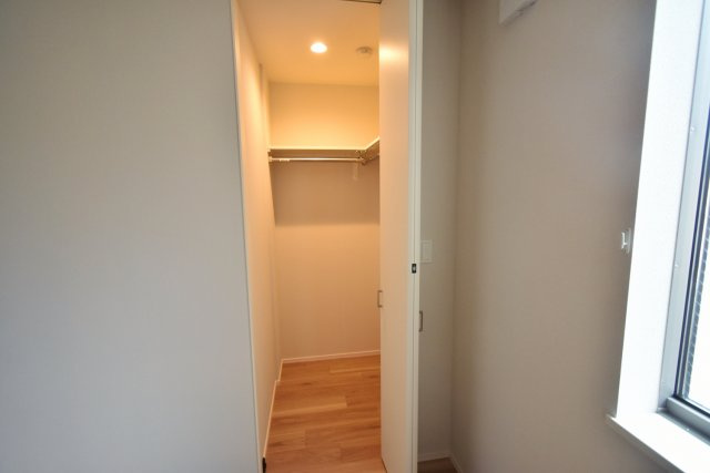 西宮市東鳴尾町１丁目の賃貸マンションの収納