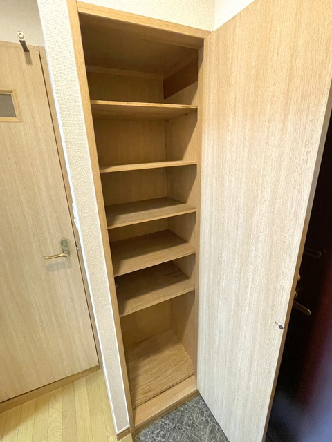 山主ビルの玄関|★シューズボックス★