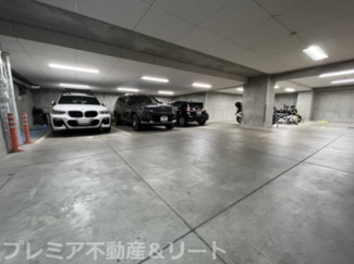 【駐車場】