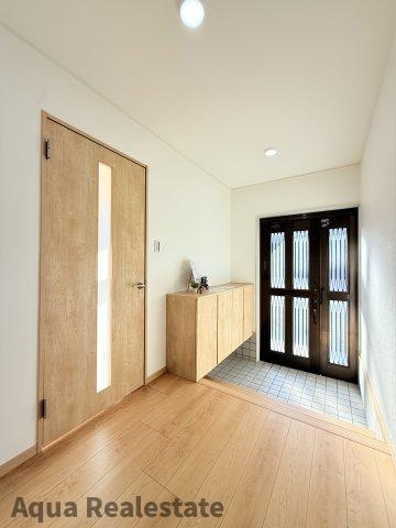 丸亀市飯山町川原　リノベ住宅の玄関|きれいな玄関です