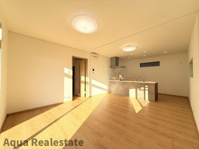 丸亀市飯山町川原　リノベ住宅の居間・リビング|使いやすいリビングです