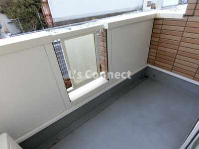 【バルコニー】 | アラモードさくらⅣ | 晴れた日には洗濯物もたくさん干せます。