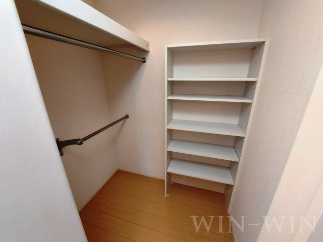 アゼリア B棟の収納