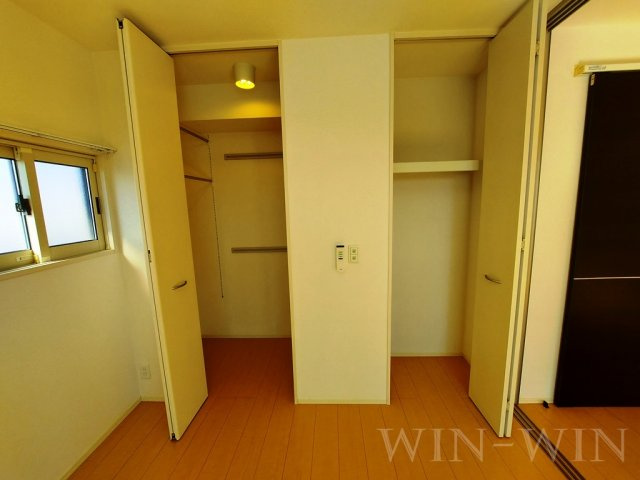 アゼリア B棟の収納