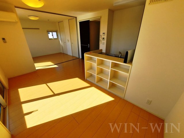 アゼリア B棟の居間・リビング