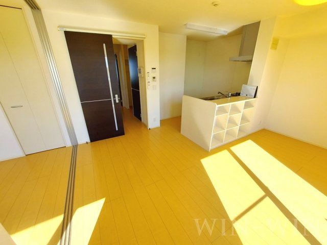 アゼリア B棟の居間・リビング