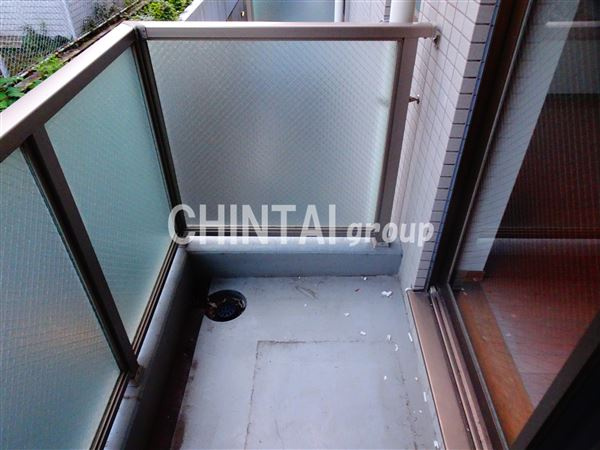 グラントレゾール明大前のバルコニー