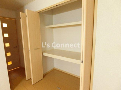 【設備】 | デーア・マーベラスＢ | ＤＫにも収納付き。