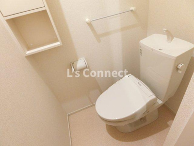 【トイレ】 | ブライト６０５レジデンスⅡＢ | 温水洗浄便座付きのトイレ。