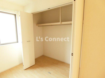 【収納】 | ブライト６０５レジデンスⅡＢ | クローゼットでお荷物もすっきり収納。