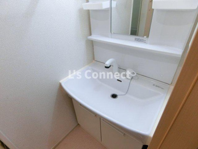 【洗面所】 | トレイン・ビューＢ | 朝の支度もスムーズな独立洗面台。