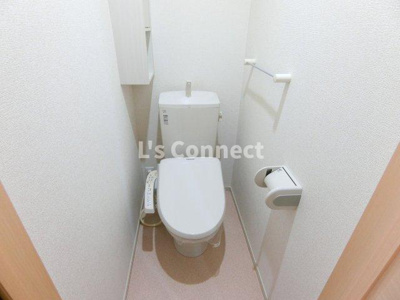 【トイレ】 | トレイン・ビューＢ | 温水洗浄便座付きのトイレ。