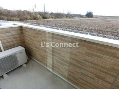 【バルコニー】 | トレイン・ビューＢ | 晴れた日には洗濯物もたくさん干せます。