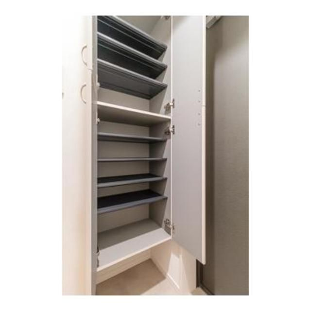 ＵＰＰＥＲ　ＦＩＥＬＤ　ＷＯＯＤの収納