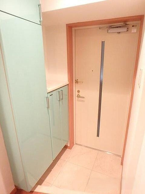 アルカンシエル横浜山下公園（０２０００７）の玄関