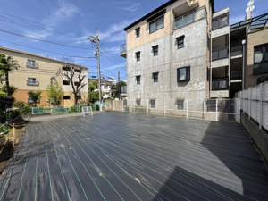 【外観】 | 約75㎡の整形成形された敷地は、家具配置の自由度が高い住まいづくりを支えます。都市ガスや本下水などのインフラ設備も整っており、機能的で快適な暮らしの基盤がしっかり確保されている安心感があります。
20