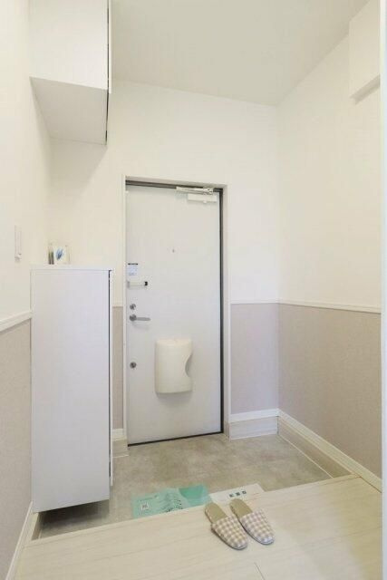 ダイヤモンドヒルズ横浜井土ヶ谷Ｂ号棟の玄関