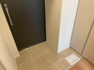 サンイング飯田橋の玄関