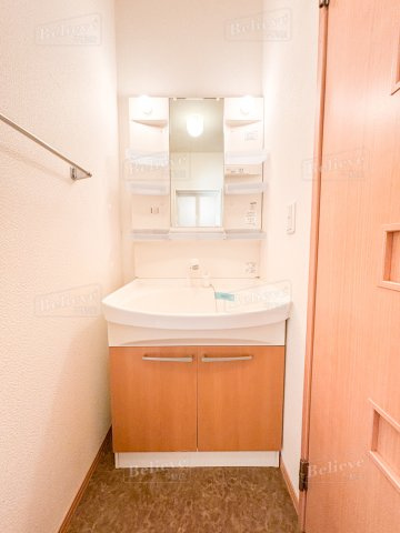 セジュールモナリエの洗面所|明るい洗面所です★