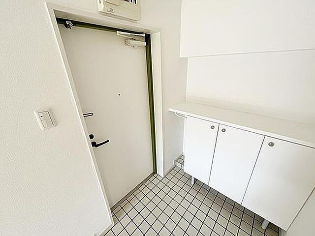 ラ・レーヌ日野の玄関