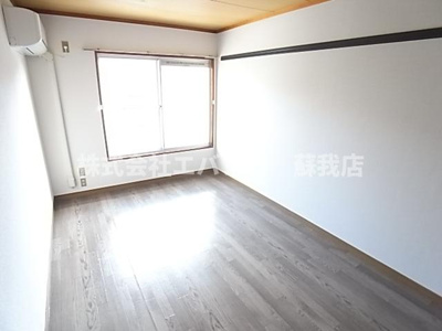 【その他】 | メゾン蘇我 | 明るく使い勝手の良い洋室です