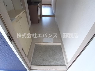 【玄関】 | メゾン蘇我 | 明るい玄関です