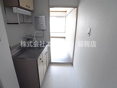 【キッチン】 | メゾン蘇我 | 明るく使い勝手のいいキッチンです