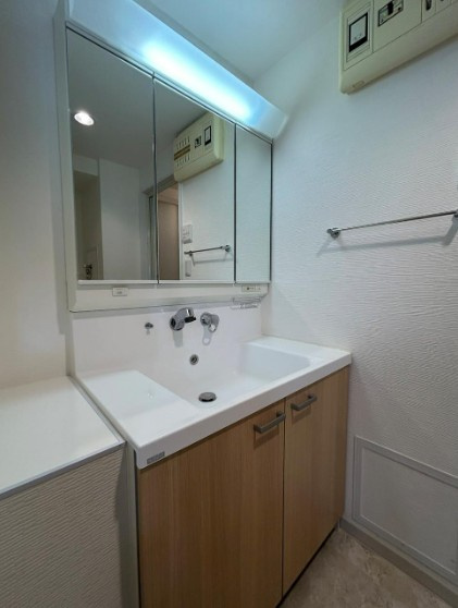 【中古マンション】ファミール川越の独立洗面台|独立洗面台です