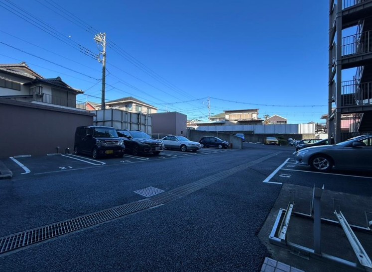 【中古マンション】ファミール川越の駐車場