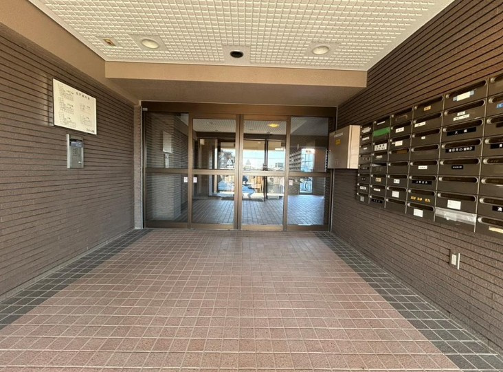 【中古マンション】ファミール川越のエントランス