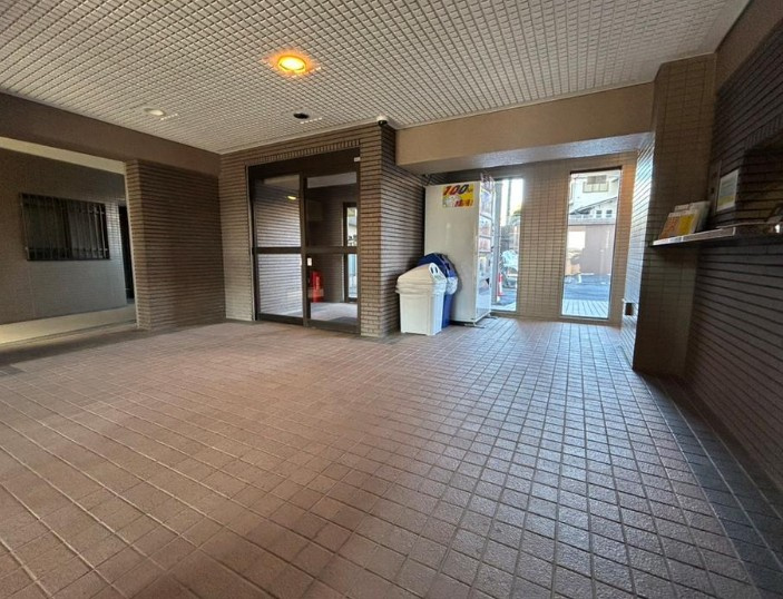 【中古マンション】ファミール川越のエントランス|エントランス内部