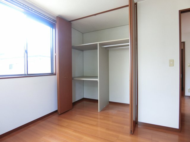 シャーメゾン野中B棟の収納|便利な収納スペースです