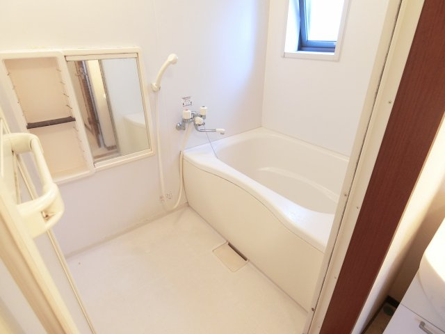 シャーメゾン野中B棟の浴室|お風呂で日々の疲れを落としましょう