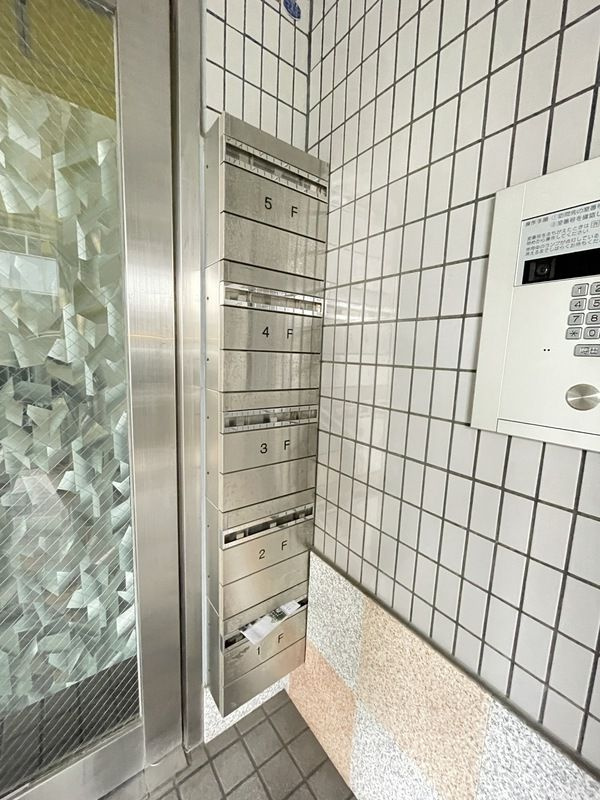 横濱レジデンスのエントランス