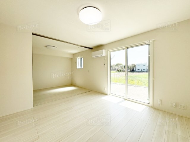 フェリシアの内装