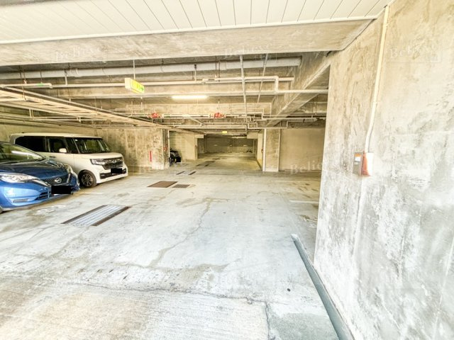 グランドシャルマンの駐車場|駐車スペースもあります★