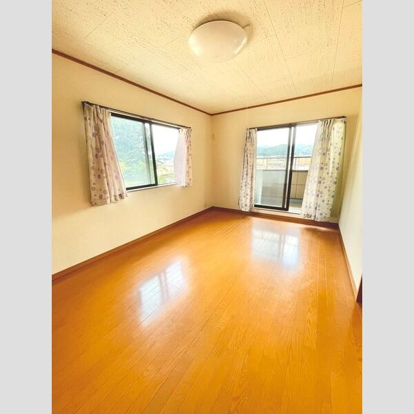 池金町字上大入戸建の居間・リビング