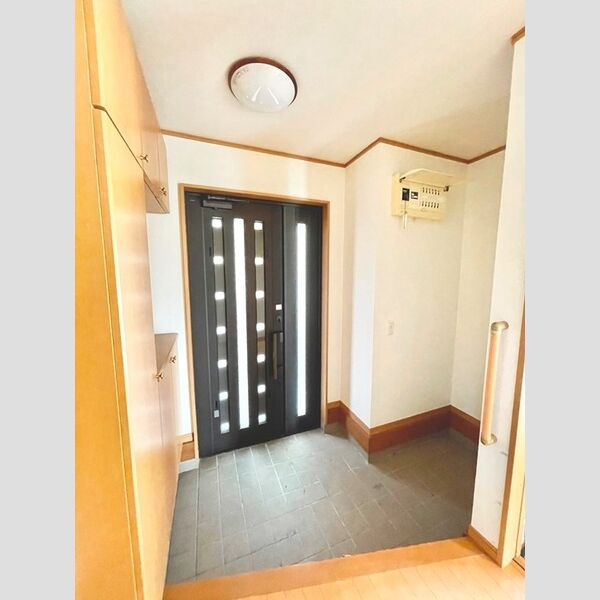 池金町字上大入戸建の玄関