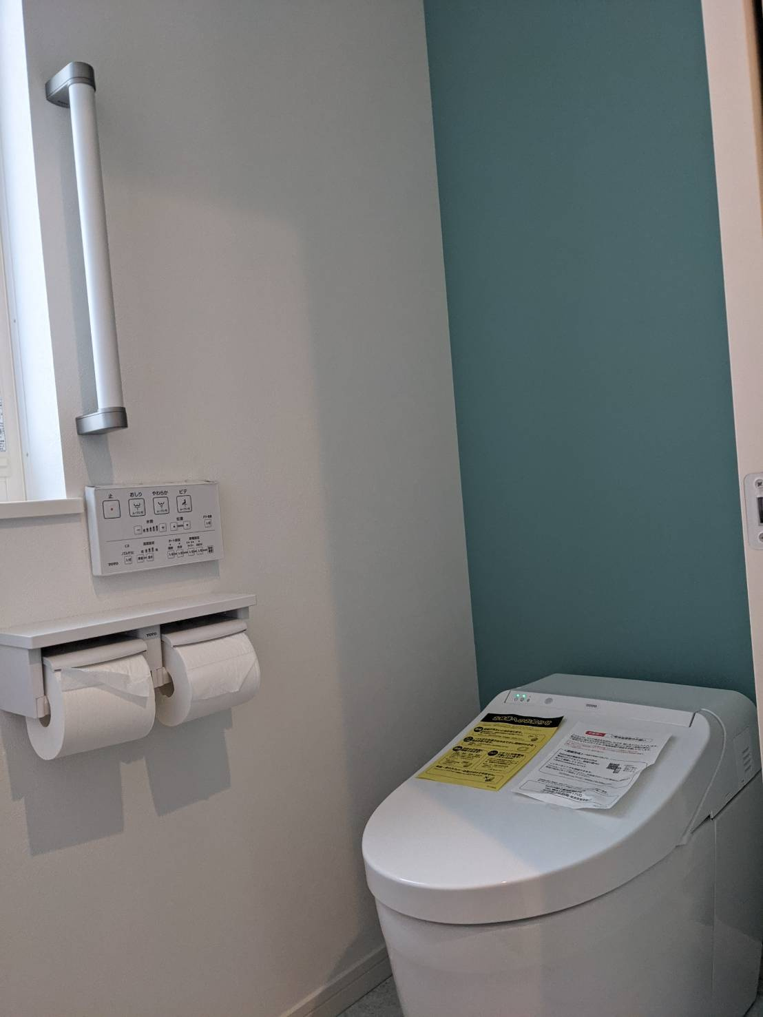 板戸戸建のトイレ