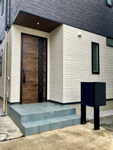 板戸戸建のエントランス