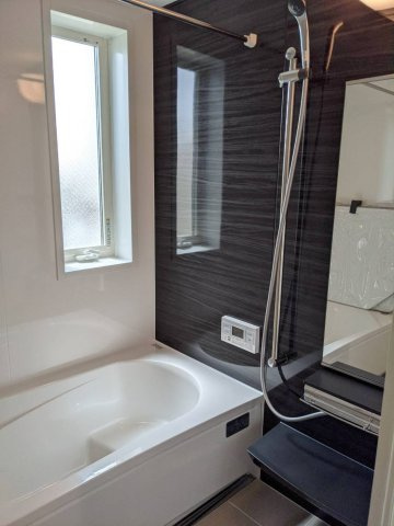 板戸戸建の浴室