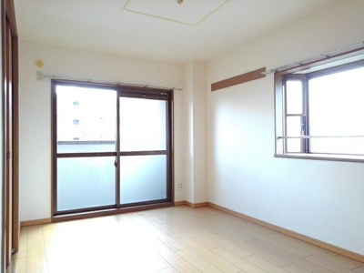 【内装】 | レインボーキャッスル | 内装は落ち着いています