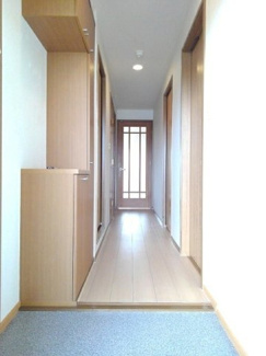 【玄関】 | レインボーキャッスル | 収納もある玄関です