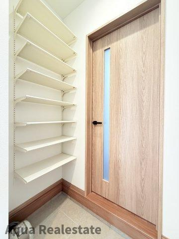 木田郡三木町大字氷上の新築一戸建の収納