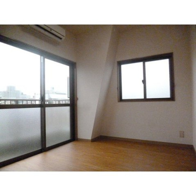 【居間・リビング】 | ハイツ三原田 | 洋室