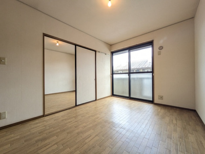 【洋室6帖】　シンプルで飽きのこないお部屋★