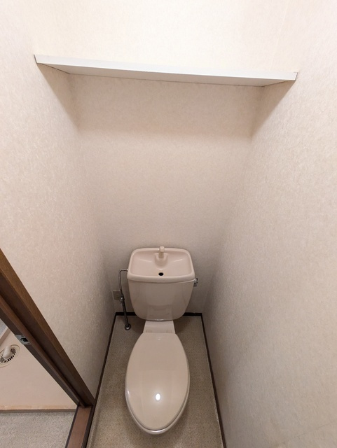 ★落ち着ける独立したトイレスペース★