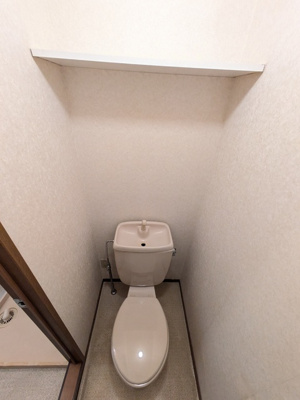 ★落ち着ける独立したトイレスペース★