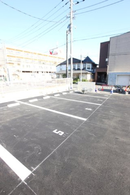 敷地内駐車場有(空要確認)